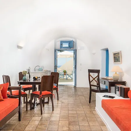 Pantelia Aparthotel