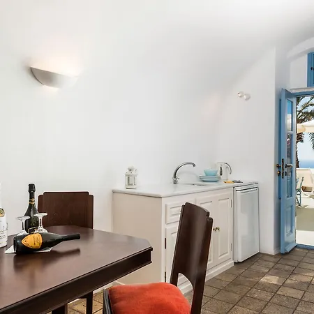 Pantelia Aparthotel 4*