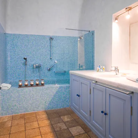Aparthotel Pantelia Fira (Santorini)