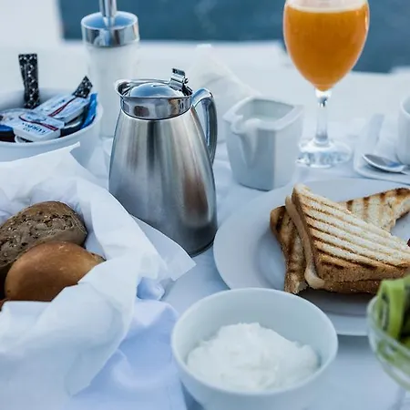 Pantelia Aparthotel Fira (Santorini)