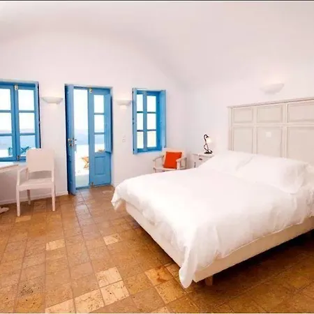 Pantelia Aparthotel 4*
