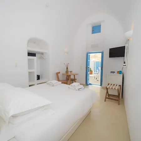 Pantelia Lejlighedshotel 4*