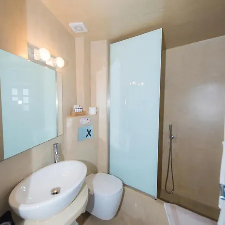Pantelia Lejlighedshotel 4*