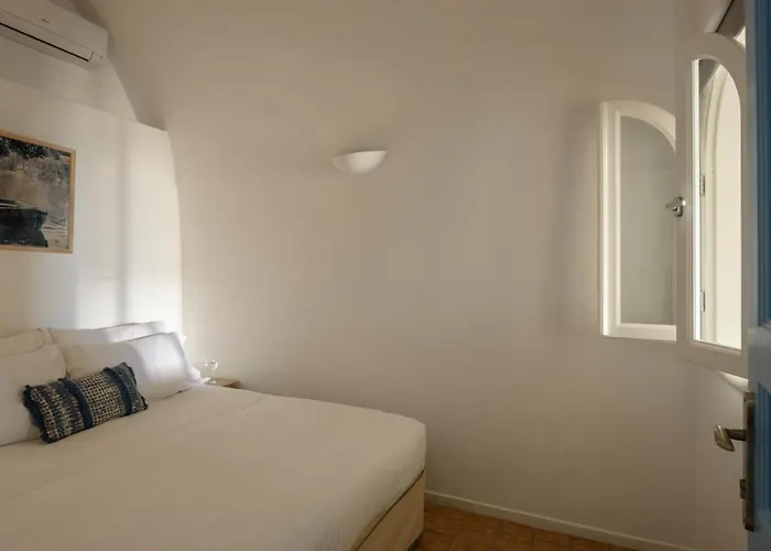 Pantelia Apart-hotel Fira (Santorini)