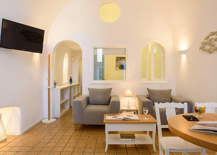 Pantelia Apart-hotel Fira (Santorini)