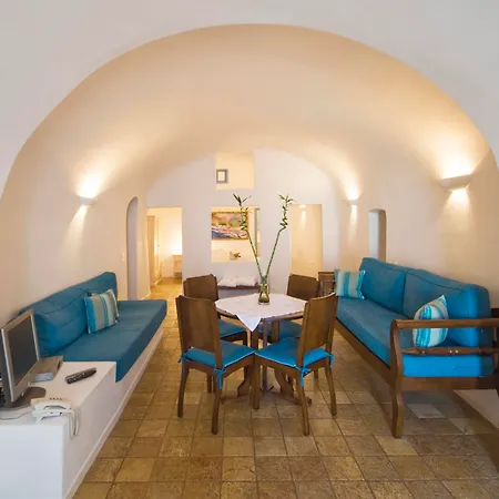 Pantelia Lägenhetshotell 4*